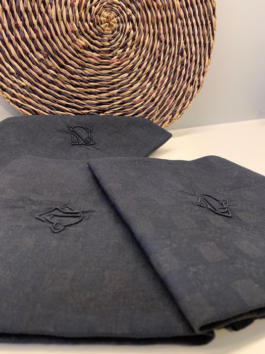 Serviettes de table en lin pur de luxe français personnalisées avec bord festonn