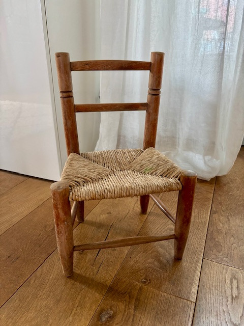 Chaise Haute pour Enfant Antique en Bois de Frêne en vente sur