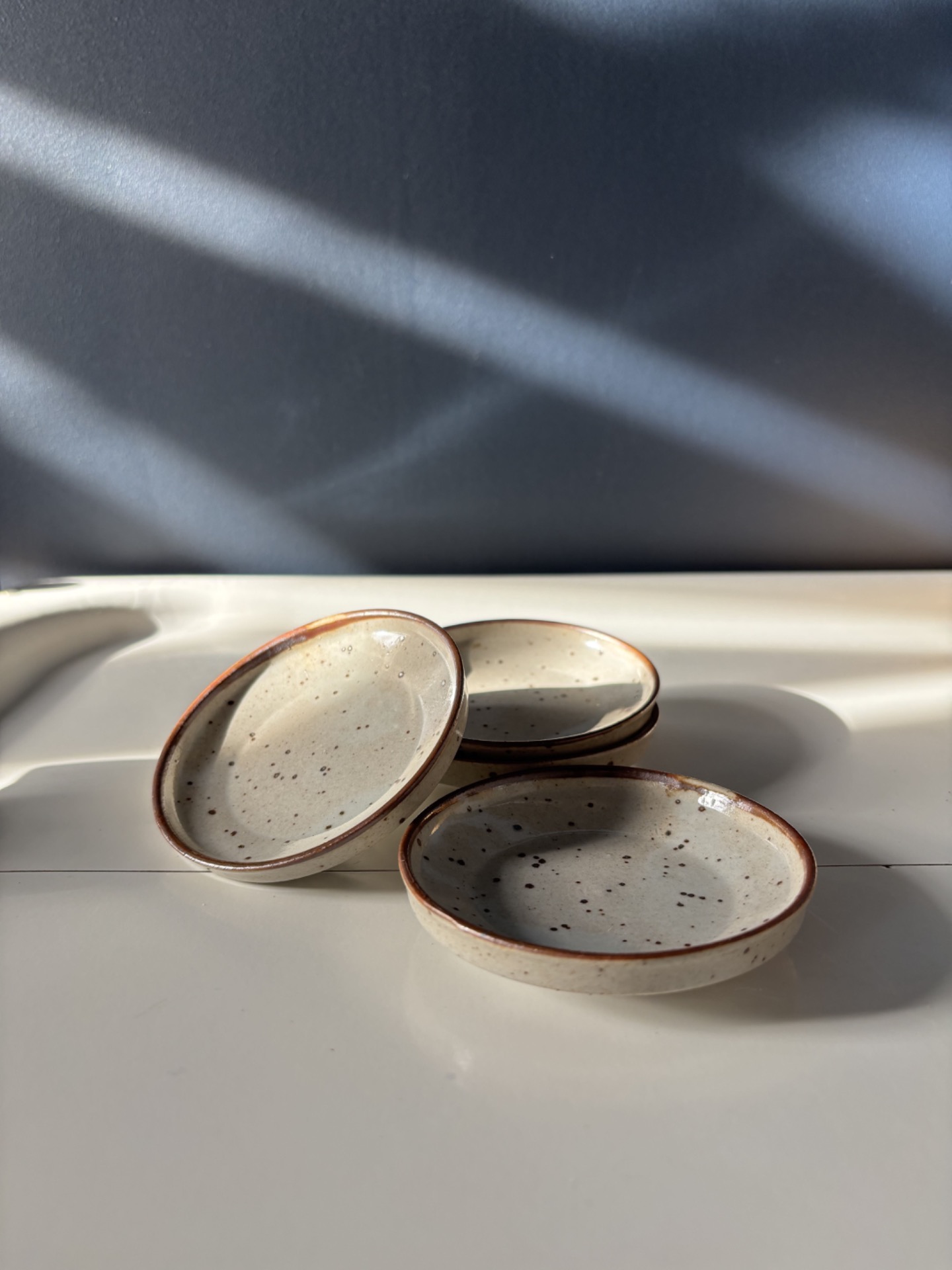 Coupelles en grès moucheté, vaisselle vintage