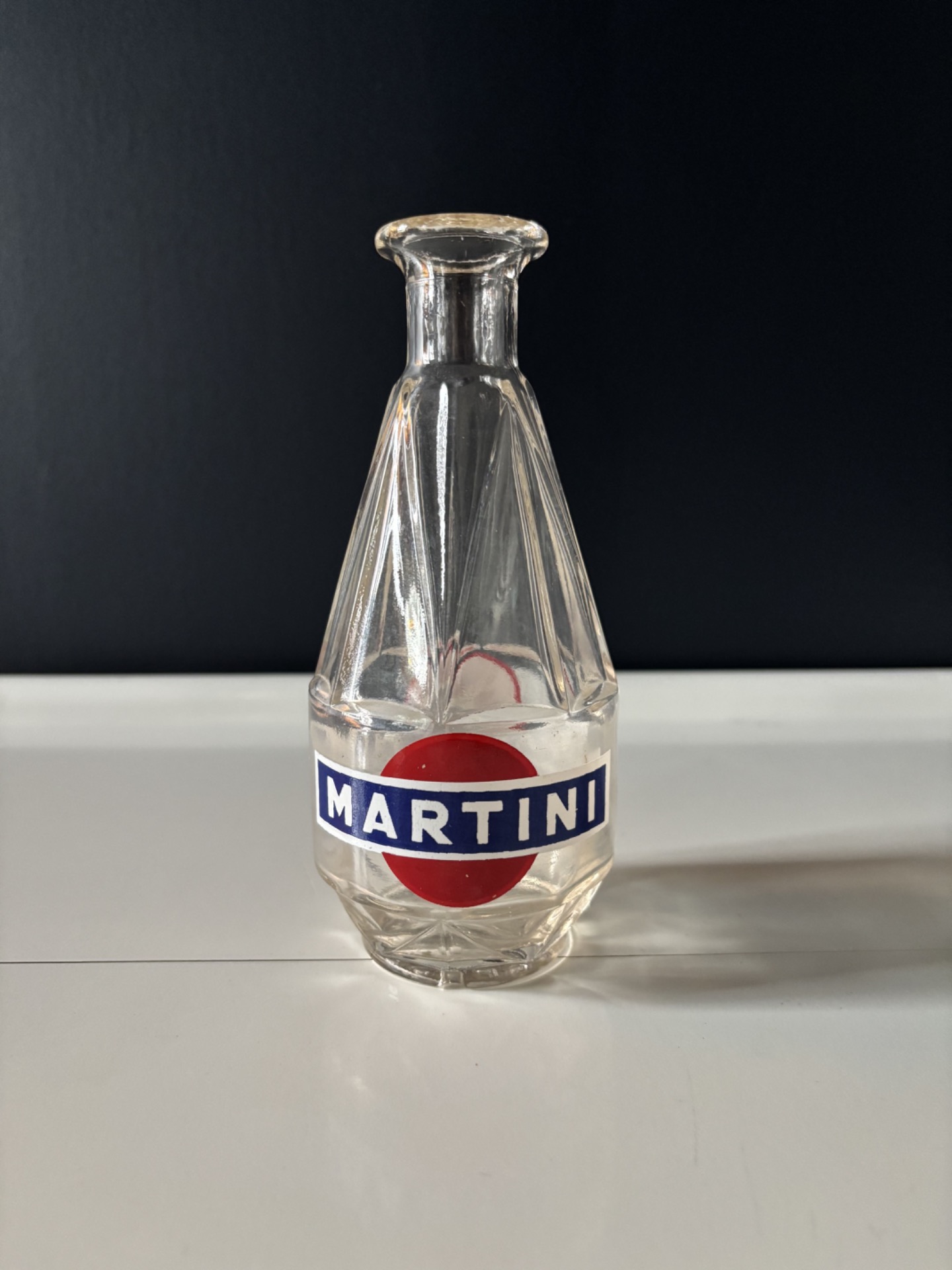 Carafe vintage Martini en verre logo rouge et bleu